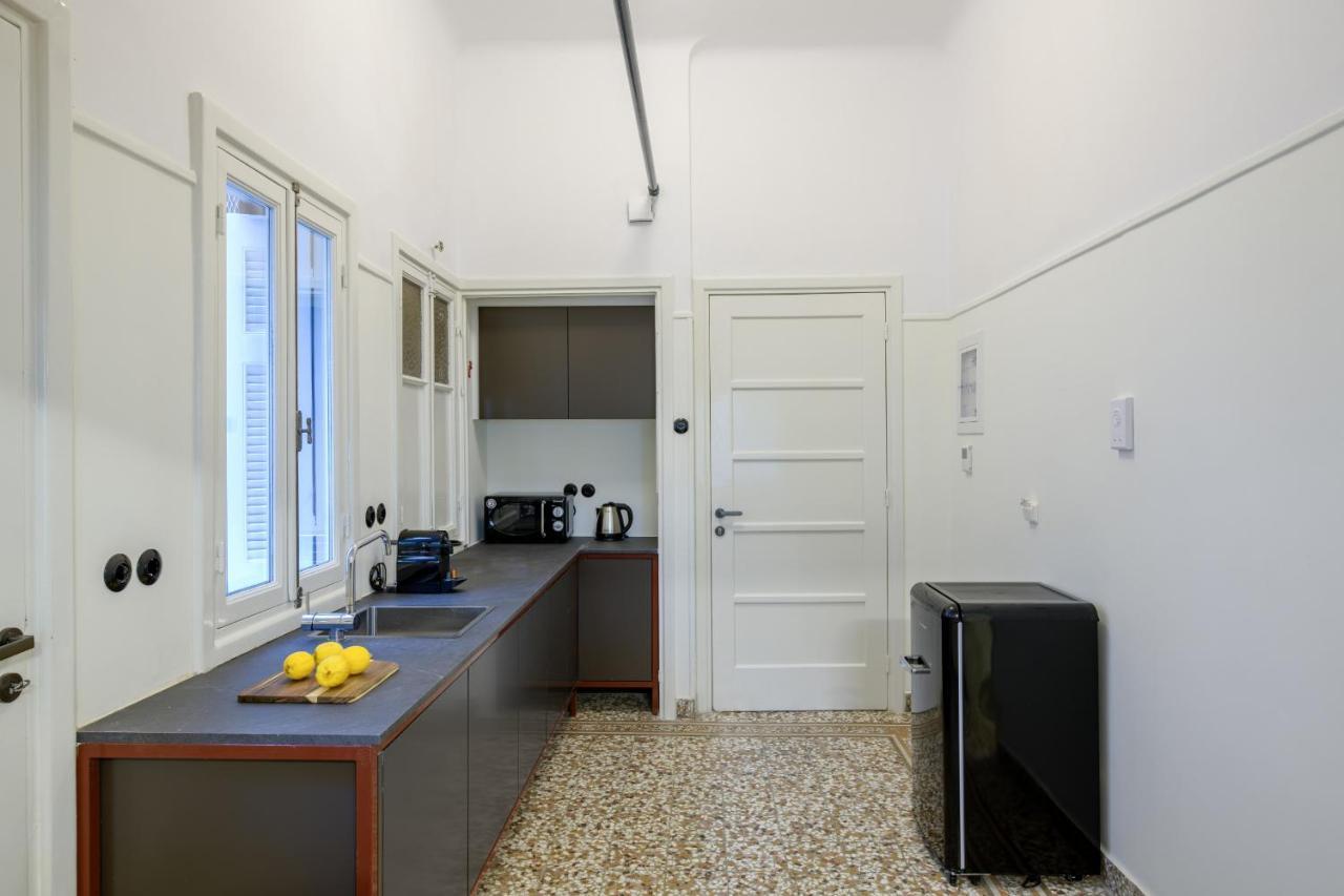 Your 4 Bdrm Dream House Acropolis View & Jacuzzi Афины Экстерьер фото