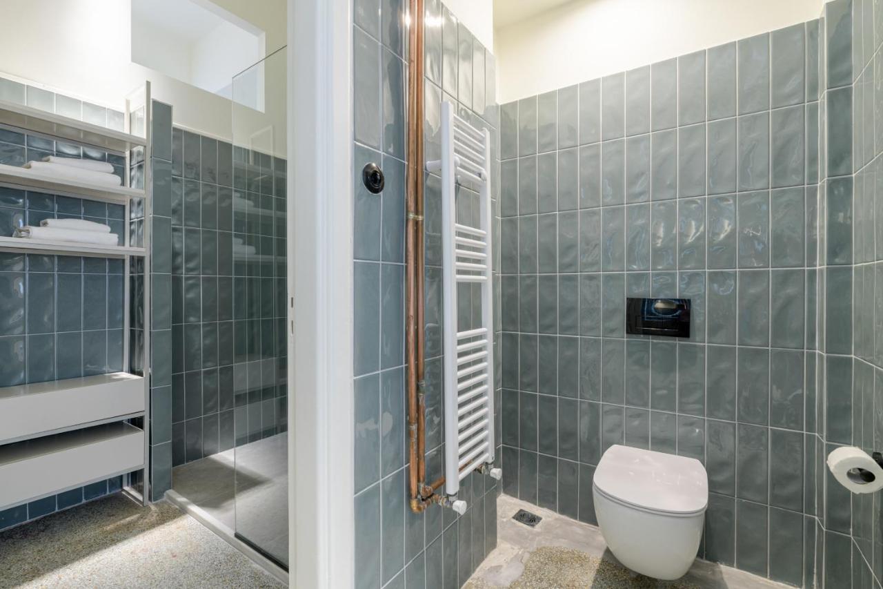 Your 4 Bdrm Dream House Acropolis View & Jacuzzi Афины Экстерьер фото
