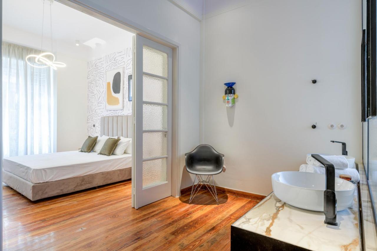 Your 4 Bdrm Dream House Acropolis View & Jacuzzi Афины Экстерьер фото